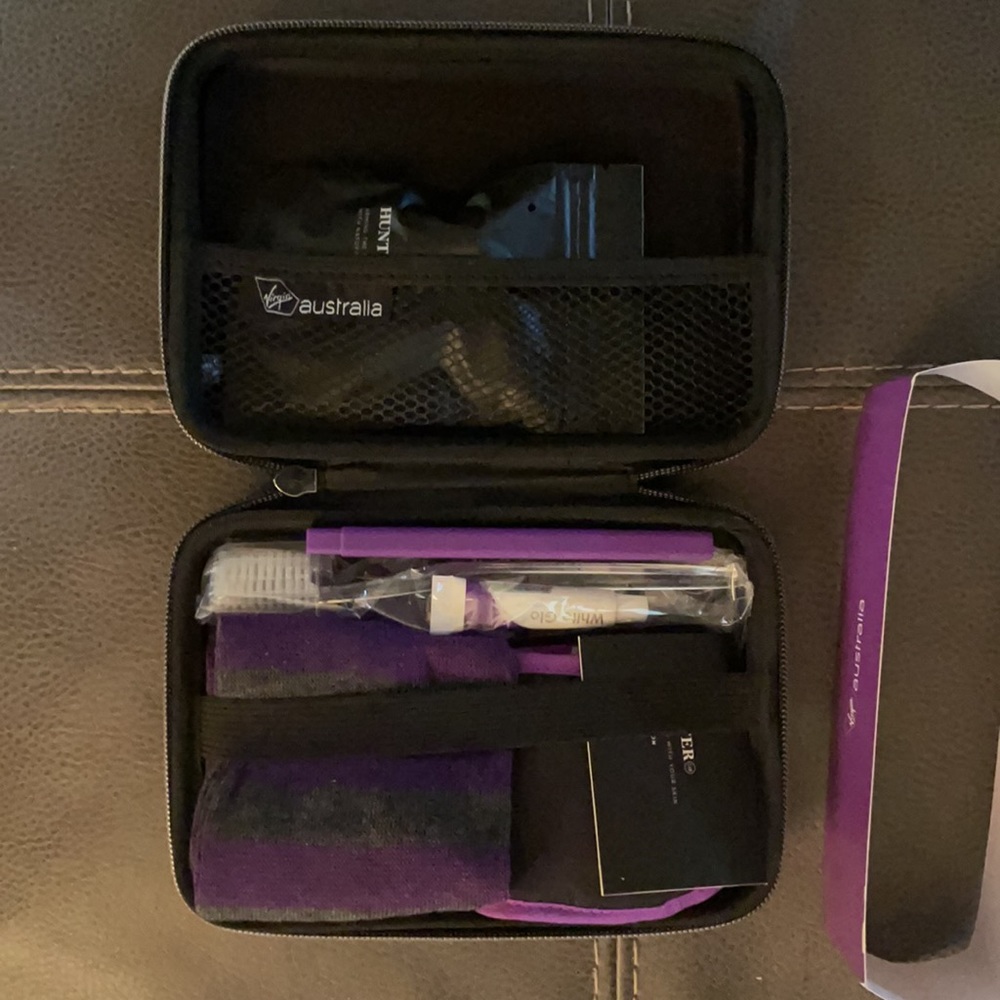 Virgin Airline First Class Kit - Picture 3 of 3